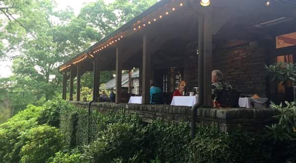 The Secluded Restaurant In North Carolina That Looks Straight Out Of A Storybook