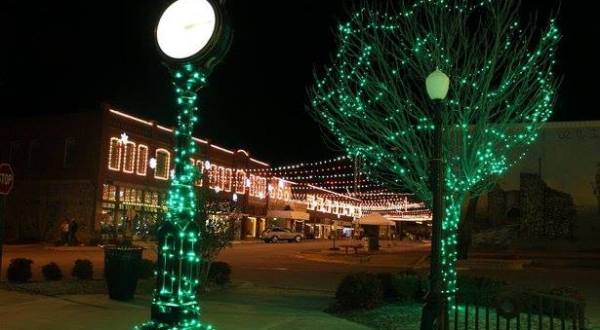 The Christmas Town In Oklahoma That Becomes Even More Magical Year After Year