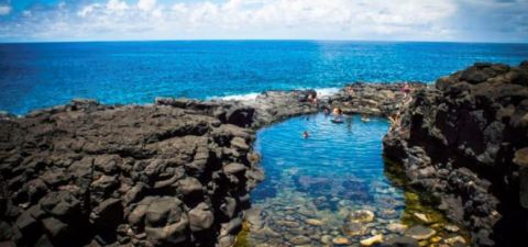 There's A Secret Volcanic Pool Hiding In Hawaii And It's A Piece Of Paradise
