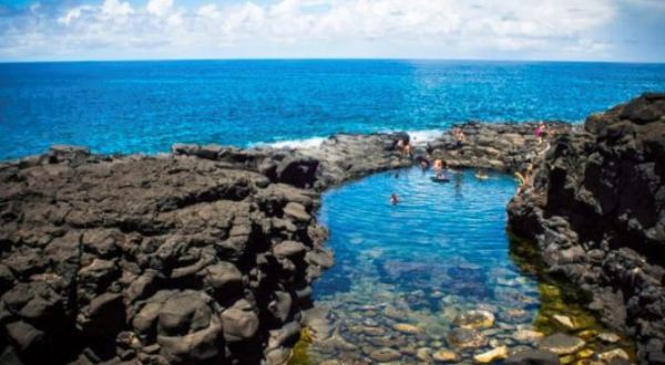 There’s A Secret Volcanic Pool Hiding In Hawaii And It’s A Piece Of Paradise