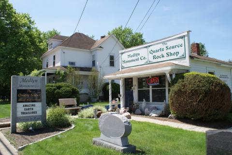 There’s A New Hampshire Shop Solely Dedicated To Rocks and Minerals And You Have To Visit