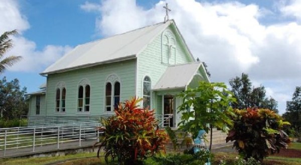 The Little-Known Church Hiding In Hawaii That Is An Absolute Work Of Art