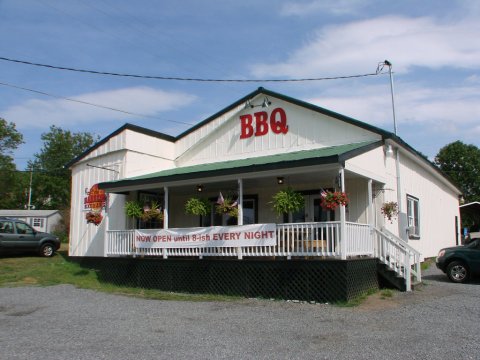 Travel Off The Beaten Path To Try The Most Mouthwatering BBQ In Virginia
