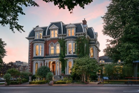 These 8 Unique Places To Stay In Buffalo Will Give You An Unforgettable Experience