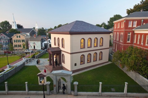 The Oldest Synagogue In America Is Right Here in Rhode Island And It's Gorgeous