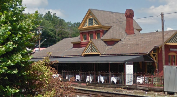 The Train-Themed Restaurant In Maryland That Will Make You Feel Like A Kid Again