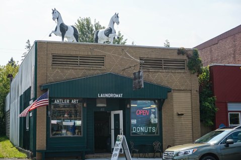 The Laundromat In New York With Surprisingly Mouthwatering Donuts