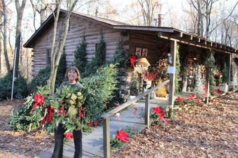 If You Love Decorating For Christmas You Must Check Out This Amazing Hidden Christmas Cabin in Missouri