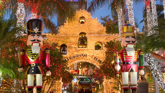 The Mesmerizing Christmas Display In Southern California With Over 5 Million Glittering Lights
