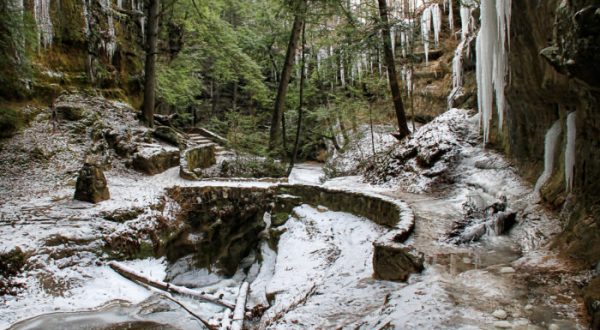 The One State Park In Ohio That Transforms Into A Magical Winter Oasis Each Year