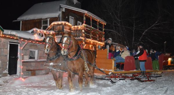 The Enchanting Horse Drawn Sleigh In Idaho That Takes You To Dinner And A Holiday Show