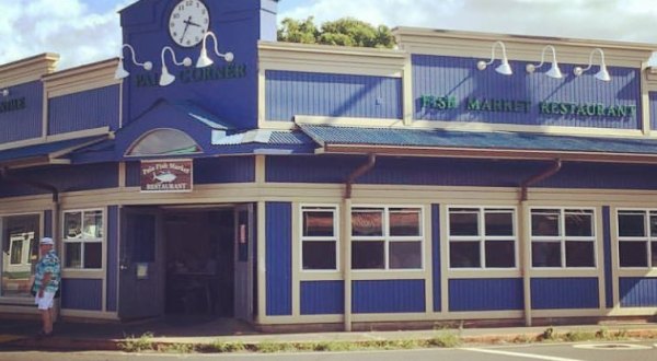 This Amazing Seafood Shack On The Hawaii Coast Is Absolutely Mouthwatering
