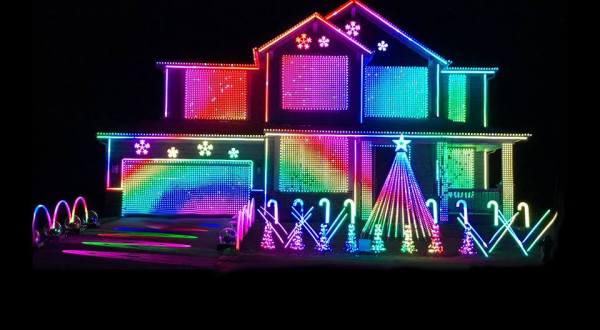 The Mesmerizing Christmas Display In Minnesota With Over 17,000 Glittering Lights