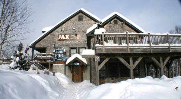 The 8 Best Apres Ski Spots In Vermont To End The Day