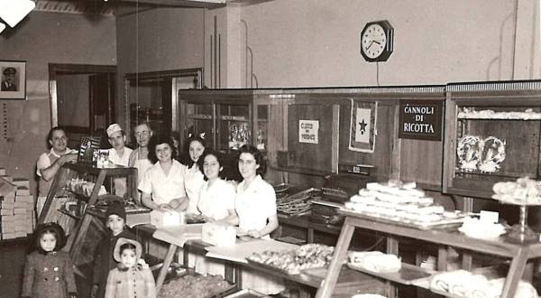 These 11 Historic Photos Show Philadelphia’s Bakeries Like Never Before