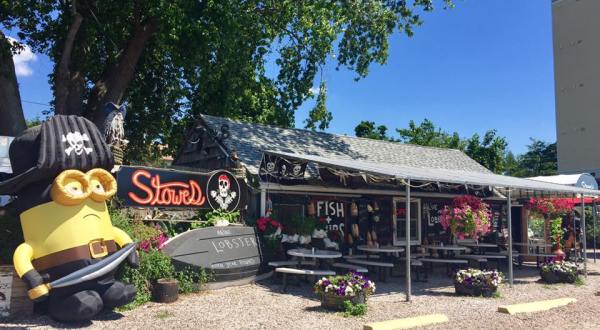 This Amazing Seafood Shack On The Connecticut Coast Is Absolutely Mouthwatering