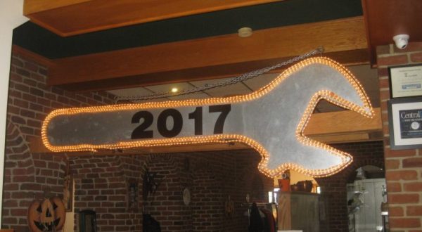 8 Off-The-Wall Things That Drop On New Year’s Eve In Pennsylvania