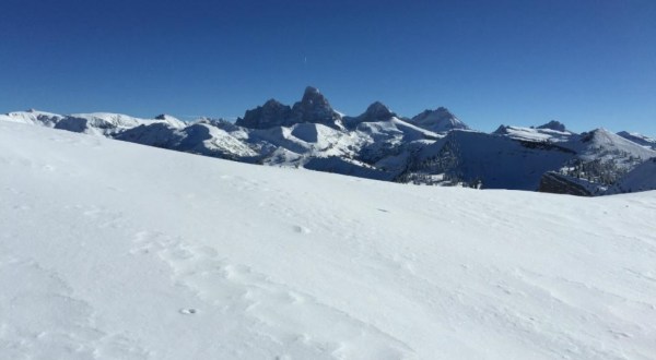 This Epic Snow Tubing Hill In Wyoming Will Give You The Winter Thrill Of A Lifetime