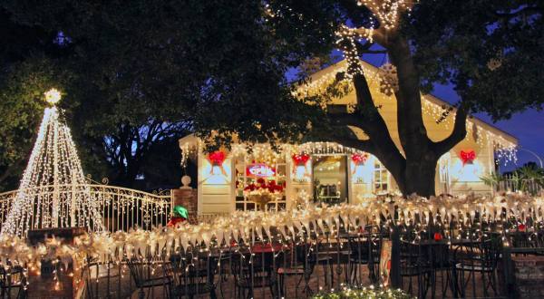 Here’s The Perfect Weekend Itinerary If You Love Seeing Southern California’s Magical Christmas Lights