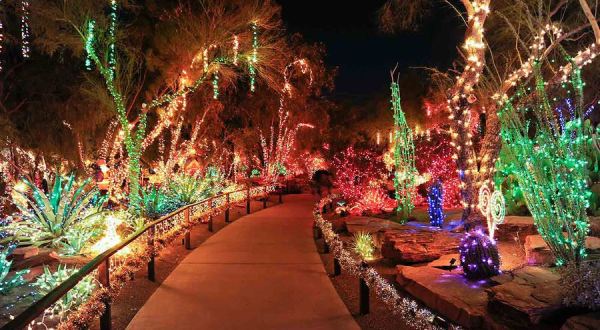 The Unique Holiday Adventure In Nevada That Pairs A Chocolate Factory With Over A Million Lights