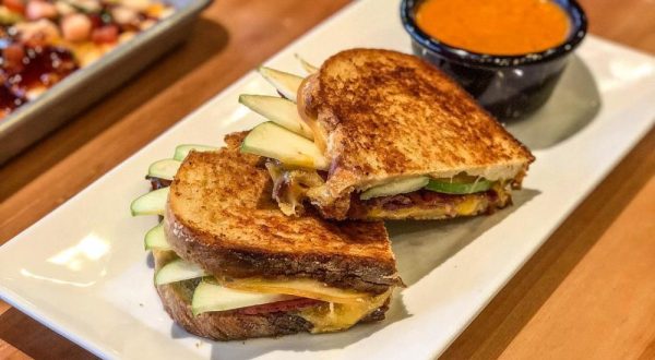The Restaurant In Alaska That Serves Grilled Cheese To Die For