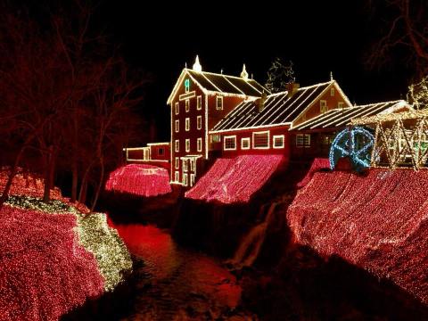 The One Unique Christmas Light Display Near Cincinnati That Is So Worth The Drive