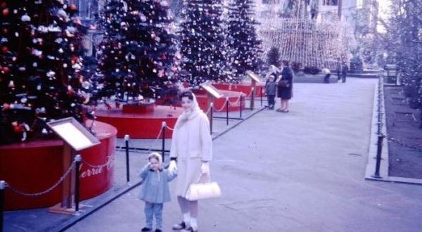 9 Nostalgic Photos Of Downtown Cincinnati At Christmastime