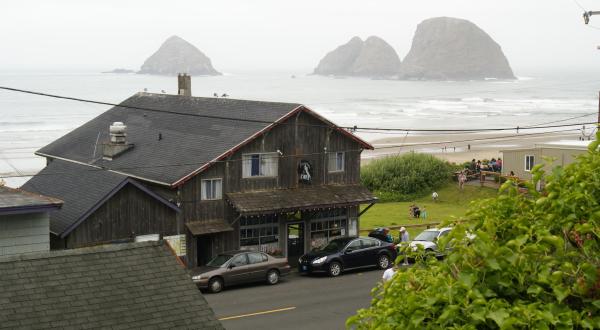This Quaint Little Seafood Restaurant Is One Of The Best Kept Secrets On The Oregon Coast