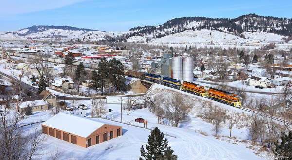 The Most Charming Town In South Dakota Is Perfect For A Winter Day Trip