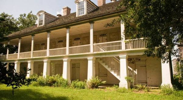 Everyone Should Visit This One-Of-A-Kind-Plantation In Louisiana At Least Once