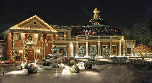 The One Restaurant In New Jersey That Becomes Even More Enchanting At Christmas Time