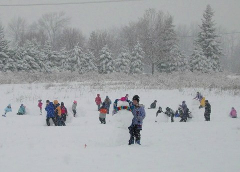 11 Wintertime Memories You'll Undoubtedly Have If You Grew Up In Michigan