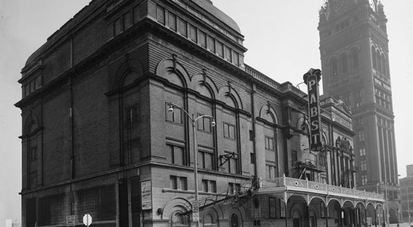 10 Photos That Show How Much Milwaukee Has Changed… And How Much It Hasn’t