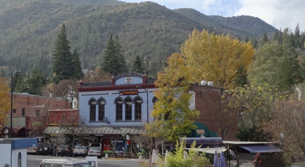 This Is The Most Hippie Town In Oregon And You Need To Visit