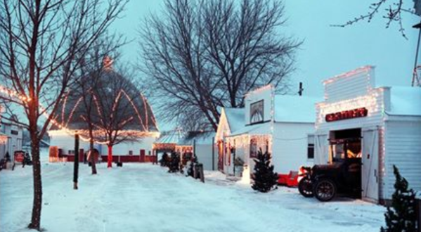 The Christmas Village In Iowa That Becomes Even More Magical Year After Year