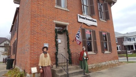 Visit This Village In Ohio For The Most Old-Fashioned Christmas