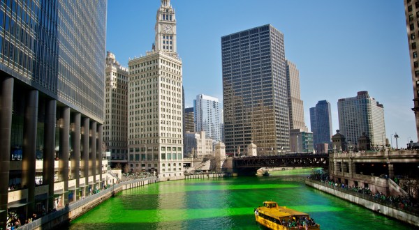 13 Things Chicagoans Do That Seem Insane To Everyone Else