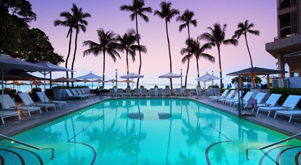 The Exquisite Oceanfront Vacation Spot To Add To Your Hawaii Bucket List