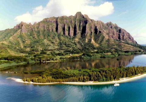 Shh... Almost Nobody Knows This Secret Hawaiian Island Even Exists