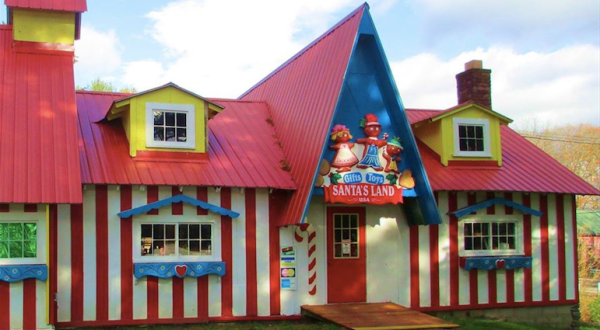This Christmas Theme Park In Vermont Just Reopened And You’re Going To Absolutely Love It