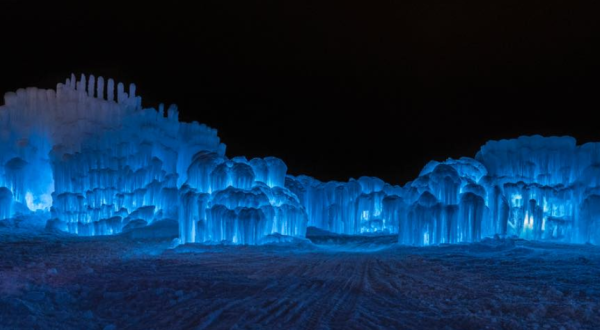 The One Staggering Ice Castle In Utah You Need To See To Believe