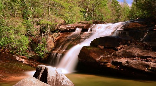 The Absurdly Beautiful Hike In North Carolina That Will Make You Feel At One With Nature