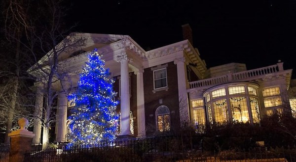 The One House In Denver That Turns Into A Magical Holiday Wonderland Each Year