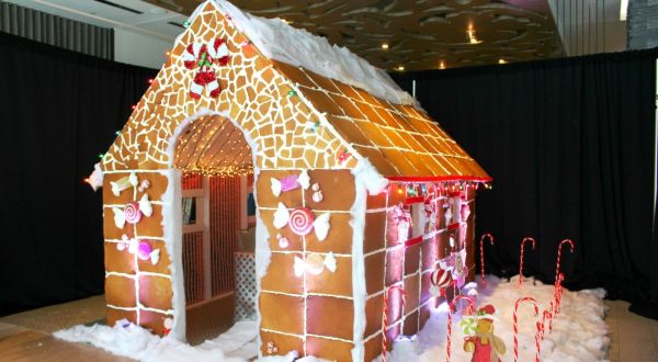 Eating In This Texas Gingerbread House Is Sure To Make This Holiday Season Your Sweetest One Yet