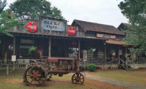 This Rustic Steakhouse In Alabama Is A Carnivore's Dream Come True
