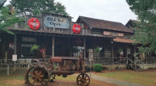 This Rustic Steakhouse In Alabama Is A Carnivore’s Dream Come True