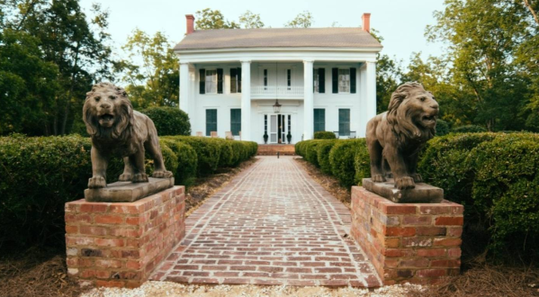 Book A Stay At One Of Alabama’s Most Beautiful Plantation Homes For A Memorable Experience