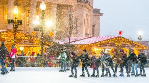 7 Enchanting Indiana Towns That Feel Like You’ve Fallen Into A Snow Globe