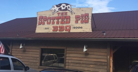 Travel Off The Beaten Path To Try The Most Mouthwatering BBQ In South Carolina
