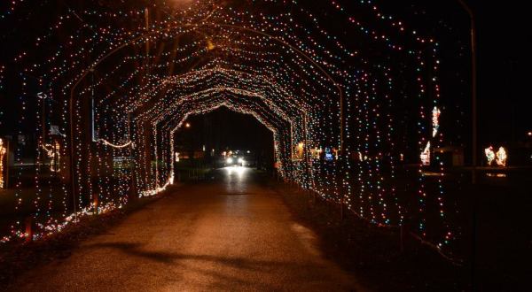 The Mesmerizing Christmas Display In Indiana With Over 1 Million Glittering Lights